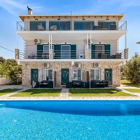 Gkountis Deluxe King 2 アパート